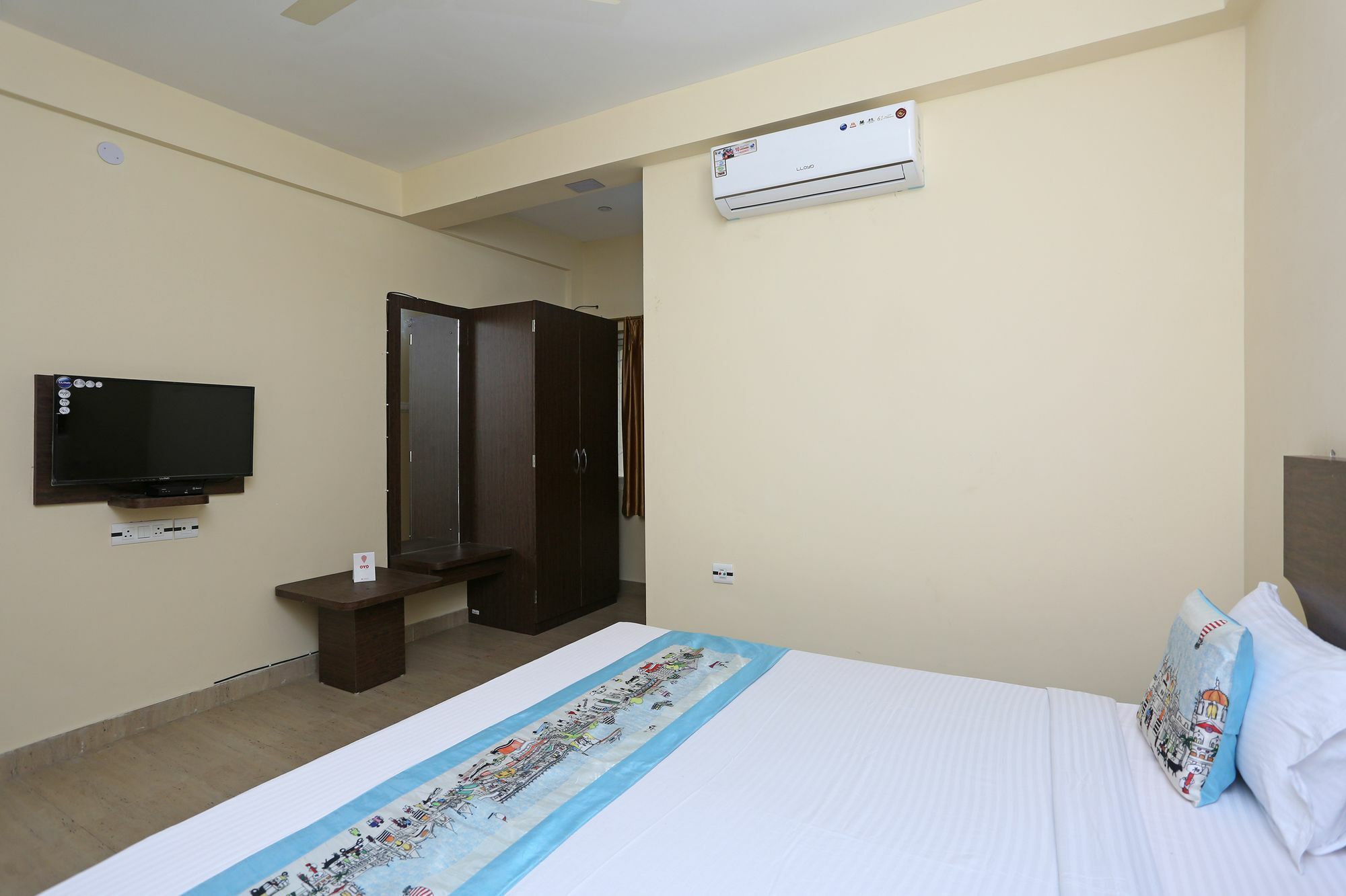 Oyo 11343 Hotel Sai International 부바네스 외부 사진